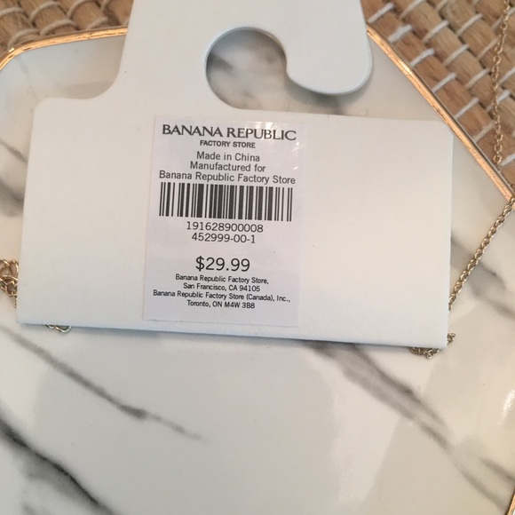 🐝SOLD🐝Banana Republic Bee Necklace🐝 - Picture 3 of 5